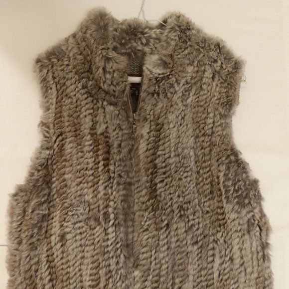 Danier geniune rabbit fur vest large - Picture 1 of 8